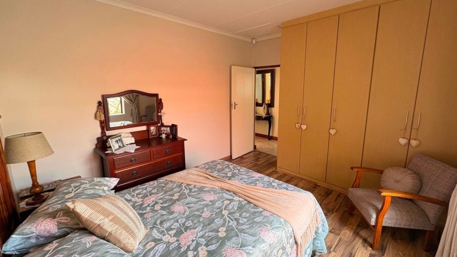 3 Bedroom Property for Sale in Fraaiuitsig Western Cape